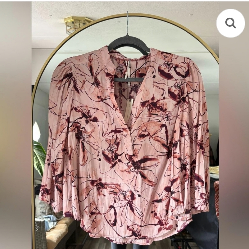 NWOT $110 Anthropologie Printed Bell Sleeve Blouse Size Small - Picture 5 of 7